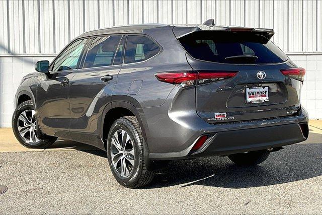 used 2021 Toyota Highlander car, priced at $30,750