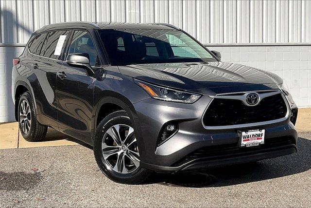 used 2021 Toyota Highlander car, priced at $30,750