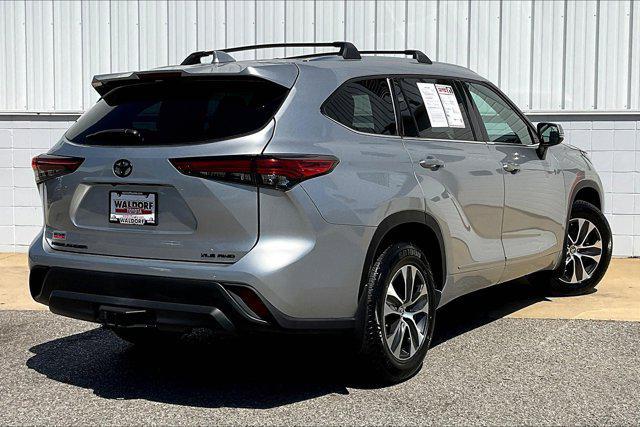 used 2021 Toyota Highlander car, priced at $30,495