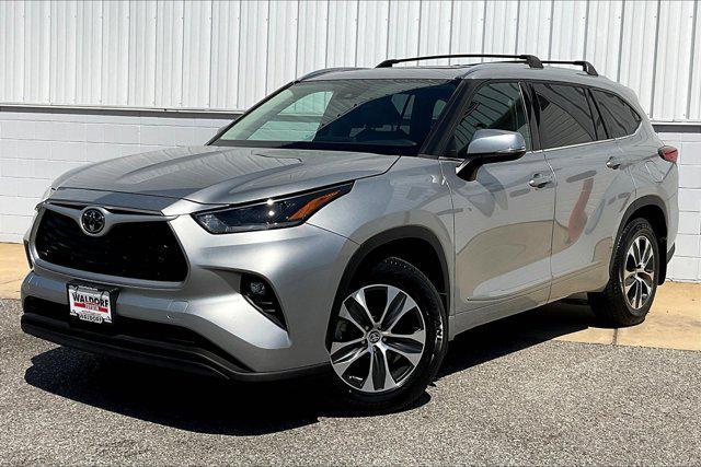 used 2021 Toyota Highlander car, priced at $30,495
