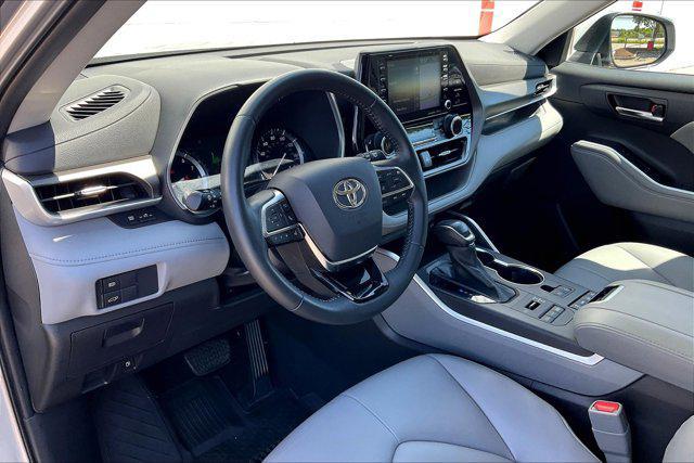 used 2021 Toyota Highlander car, priced at $30,495