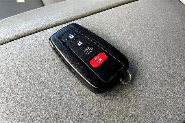 used 2021 Toyota Highlander car, priced at $30,495
