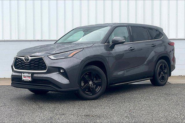 used 2022 Toyota Highlander car, priced at $31,995