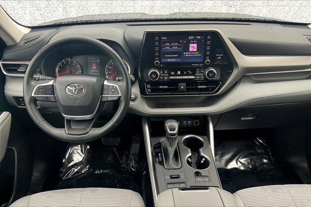 used 2022 Toyota Highlander car, priced at $31,995