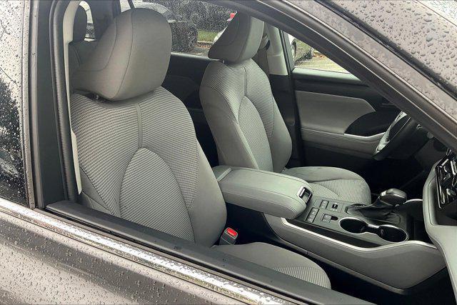 used 2022 Toyota Highlander car, priced at $31,995