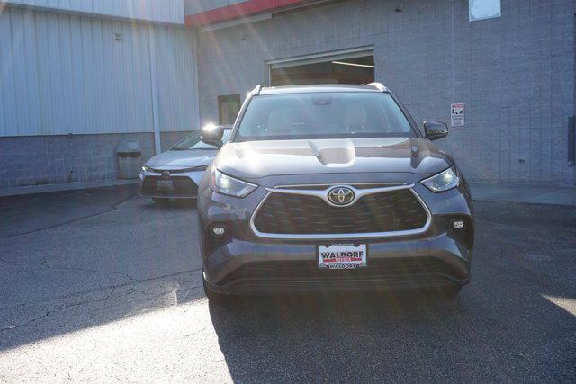 used 2022 Toyota Highlander car, priced at $36,950