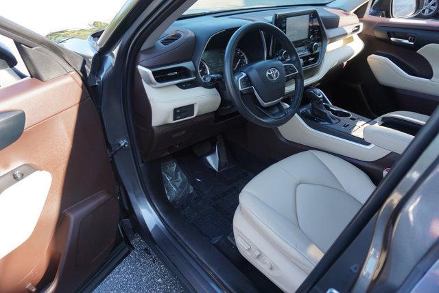 used 2022 Toyota Highlander car, priced at $36,950