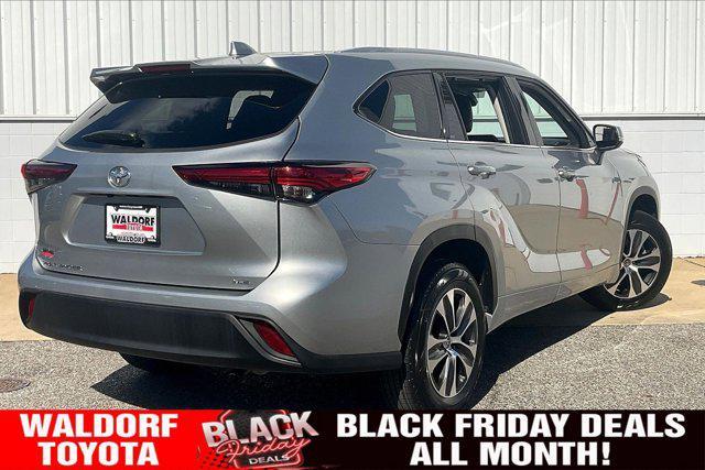 used 2022 Toyota Highlander car, priced at $32,500