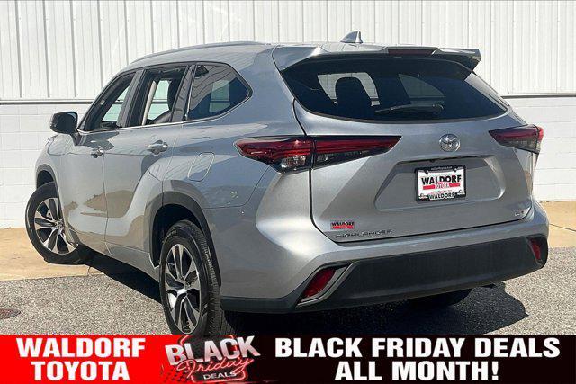 used 2022 Toyota Highlander car, priced at $32,500