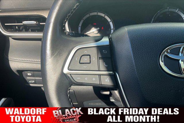 used 2022 Toyota Highlander car, priced at $32,500