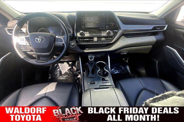 used 2022 Toyota Highlander car, priced at $32,500