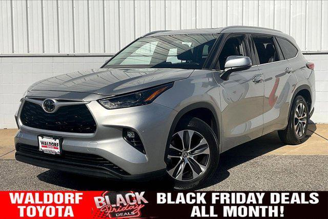 used 2022 Toyota Highlander car, priced at $32,500