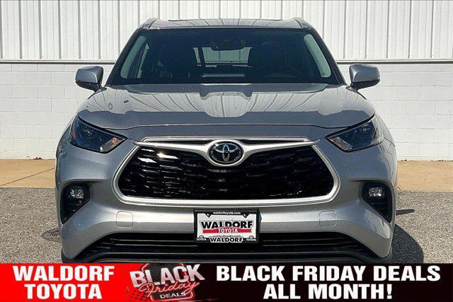 used 2022 Toyota Highlander car, priced at $32,500
