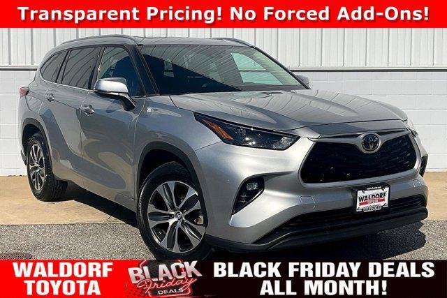 used 2022 Toyota Highlander car, priced at $32,500
