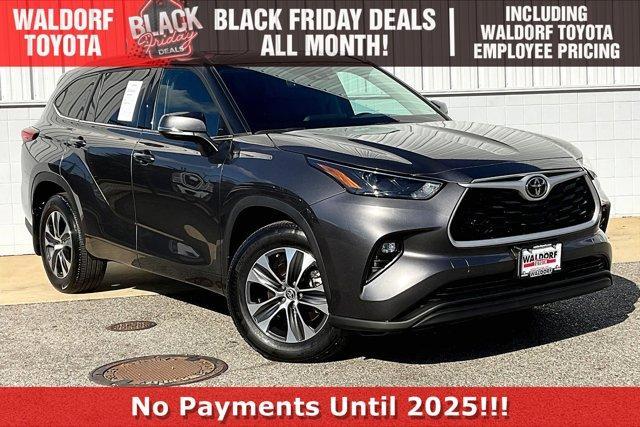 used 2022 Toyota Highlander car, priced at $39,000