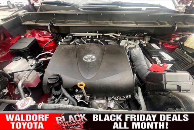 used 2022 Toyota Highlander car, priced at $33,500