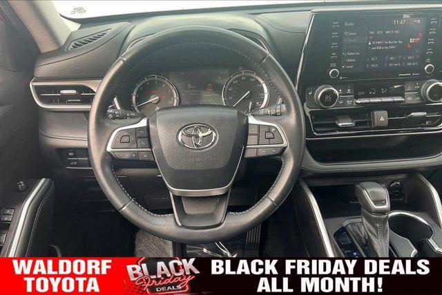 used 2022 Toyota Highlander car, priced at $33,500