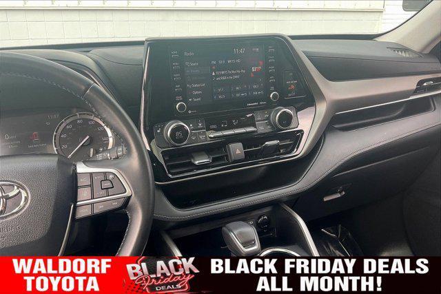 used 2022 Toyota Highlander car, priced at $33,500