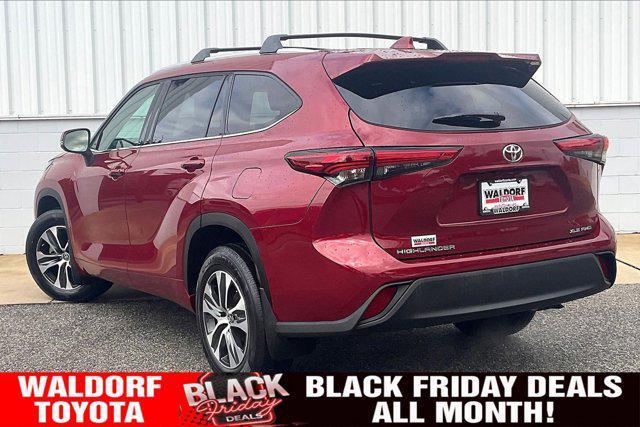used 2022 Toyota Highlander car, priced at $33,500
