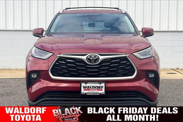 used 2022 Toyota Highlander car, priced at $33,500