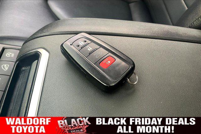 used 2022 Toyota Highlander car, priced at $33,500