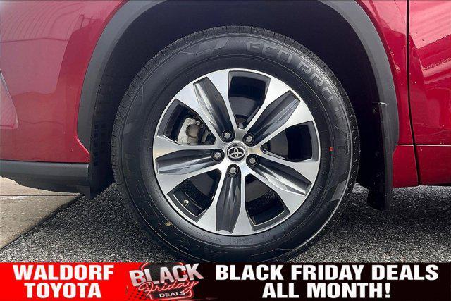 used 2022 Toyota Highlander car, priced at $33,500