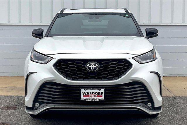 used 2022 Toyota Highlander car, priced at $33,995