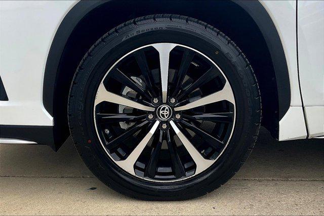 used 2022 Toyota Highlander car, priced at $33,995