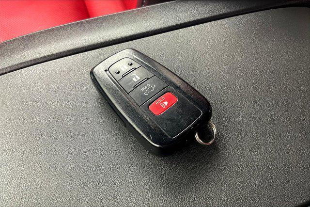 used 2022 Toyota Highlander car, priced at $33,995