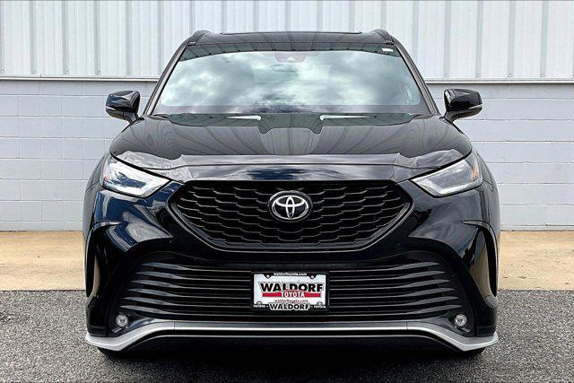 used 2023 Toyota Highlander car, priced at $41,995