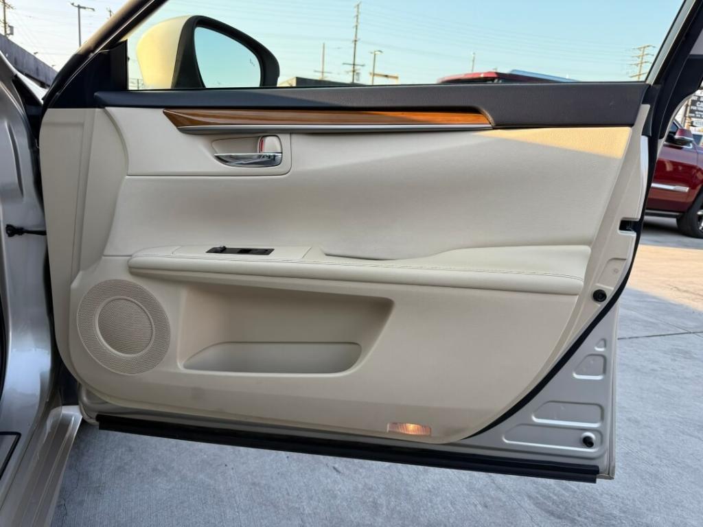 used 2013 Lexus ES 300h car, priced at $12,995