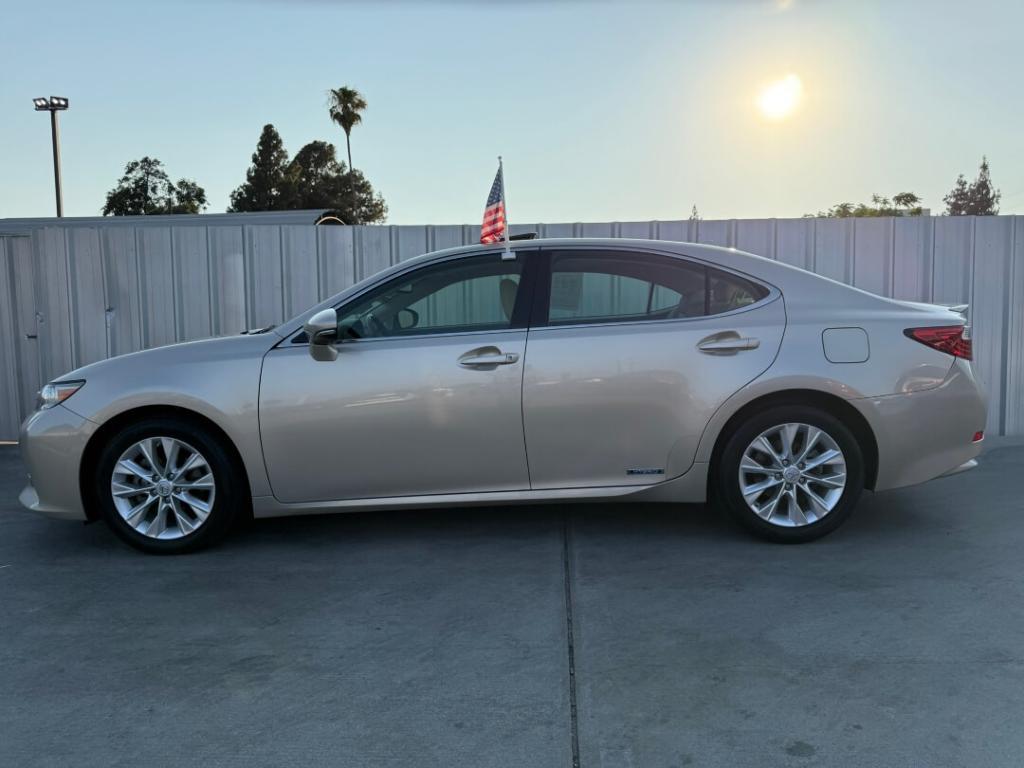 used 2013 Lexus ES 300h car, priced at $12,995