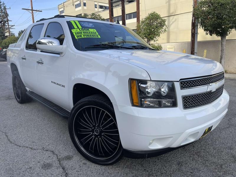 used 2011 Chevrolet Avalanche car, priced at $14,495