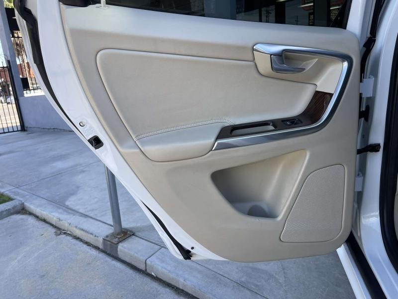 used 2015 Volvo XC60 car, priced at $11,495