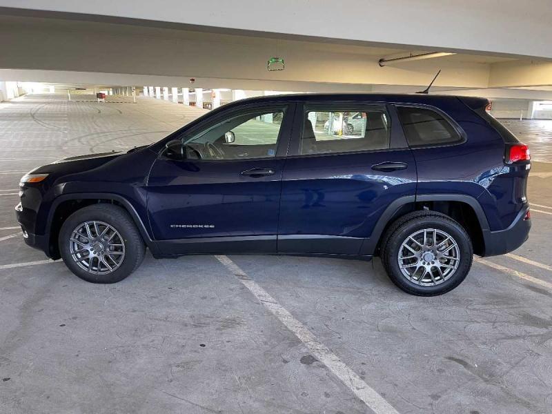 used 2016 Jeep Cherokee car, priced at $12,995