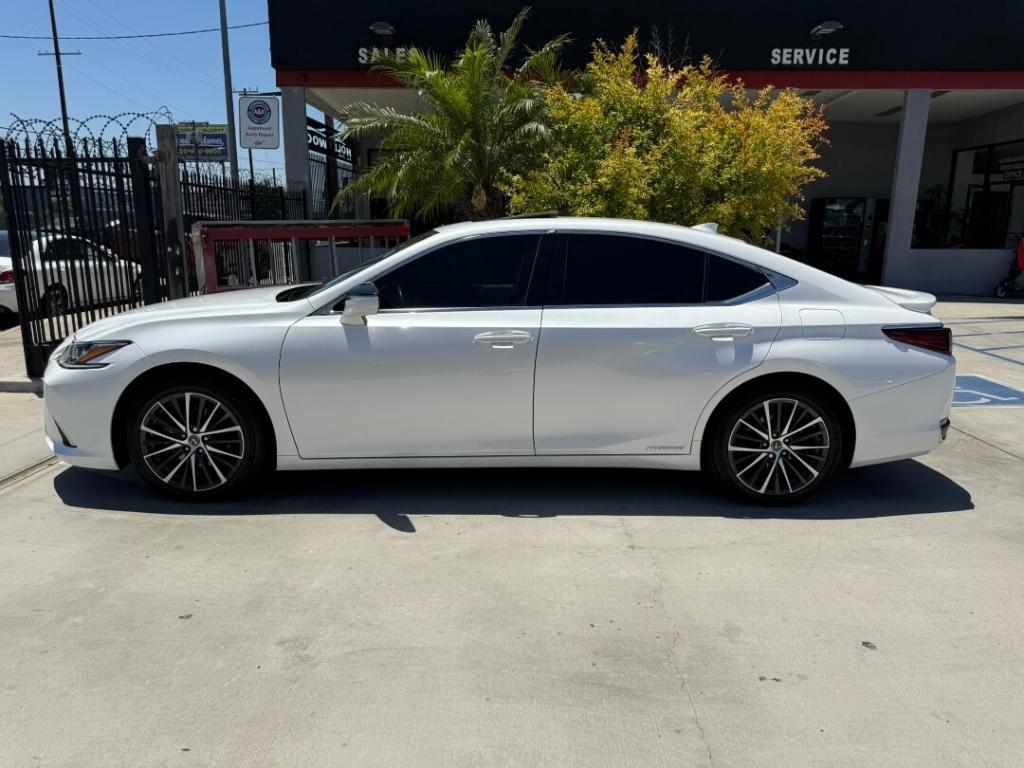 used 2022 Lexus ES 300h car, priced at $37,995