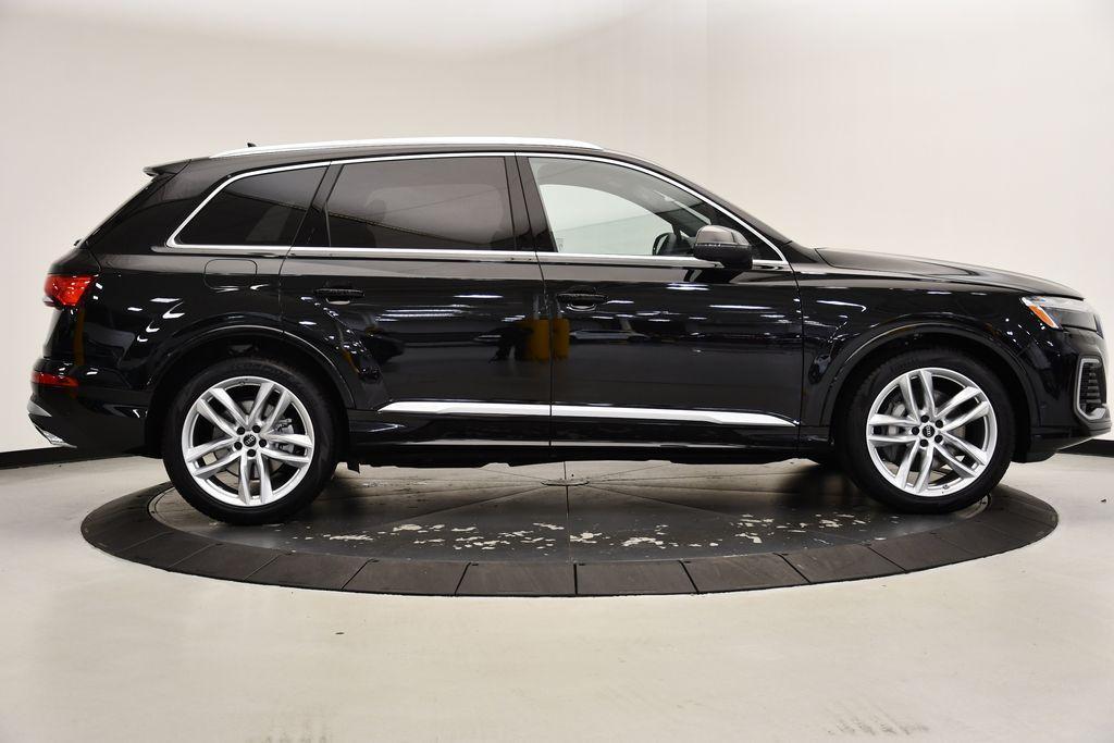 new 2025 Audi Q7 car, priced at $82,800