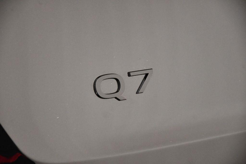 new 2025 Audi Q7 car, priced at $82,800