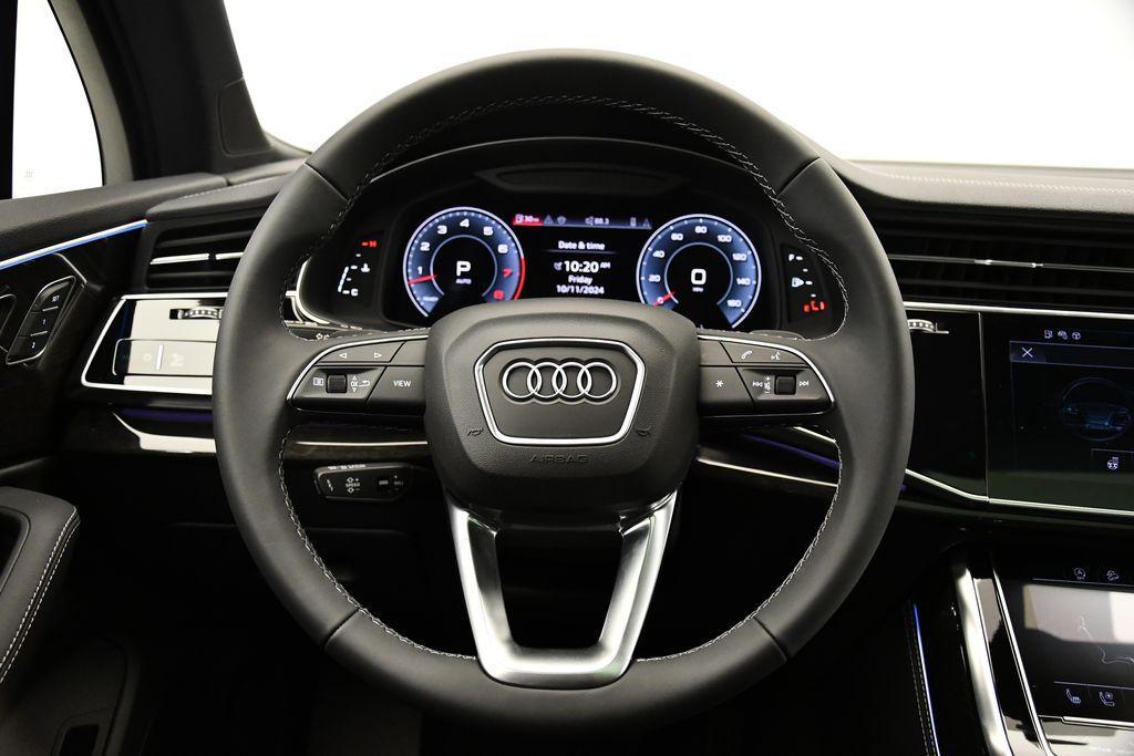 new 2025 Audi Q7 car, priced at $82,800