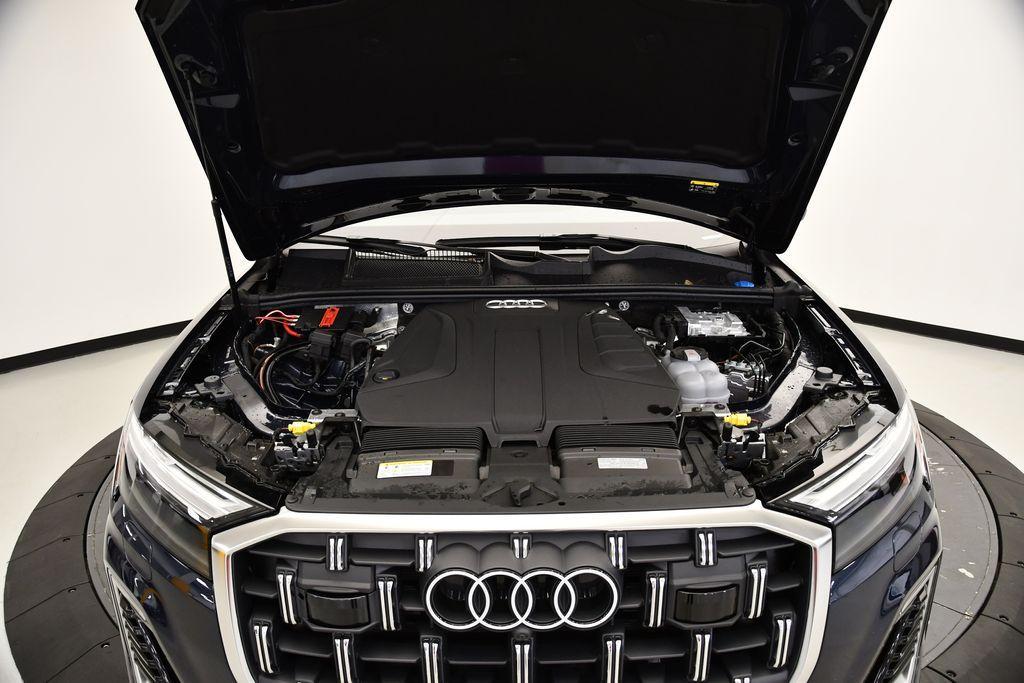 new 2025 Audi Q7 car, priced at $64,575