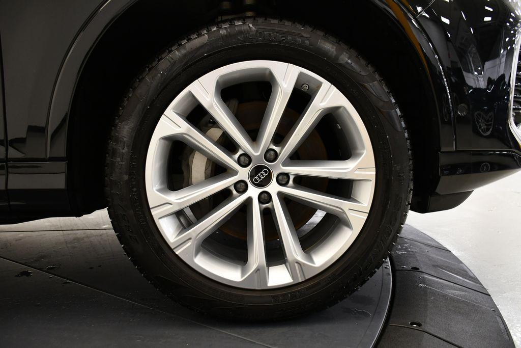 used 2025 Audi Q7 car, priced at $60,389