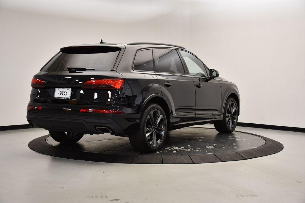 new 2025 Audi Q7 car, priced at $76,985