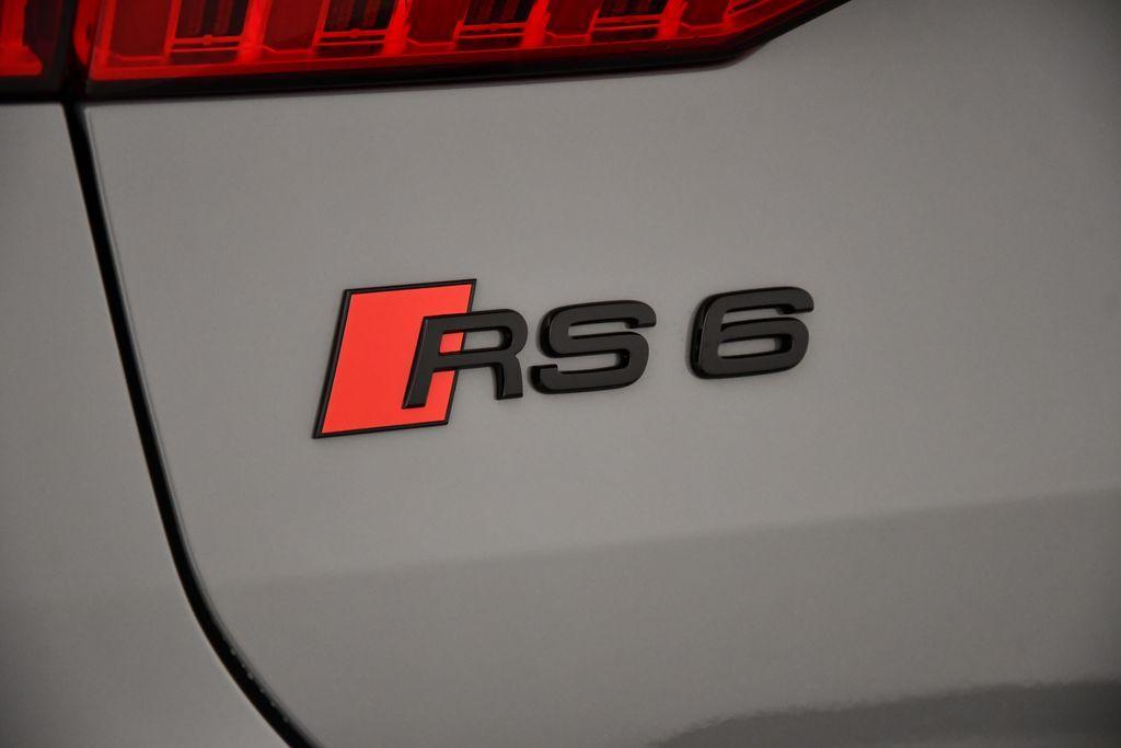 new 2025 Audi RS 6 Avant car, priced at $148,295