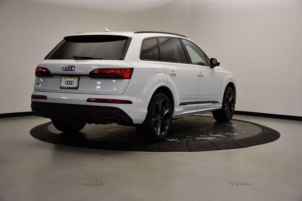 new 2025 Audi Q7 car, priced at $77,880