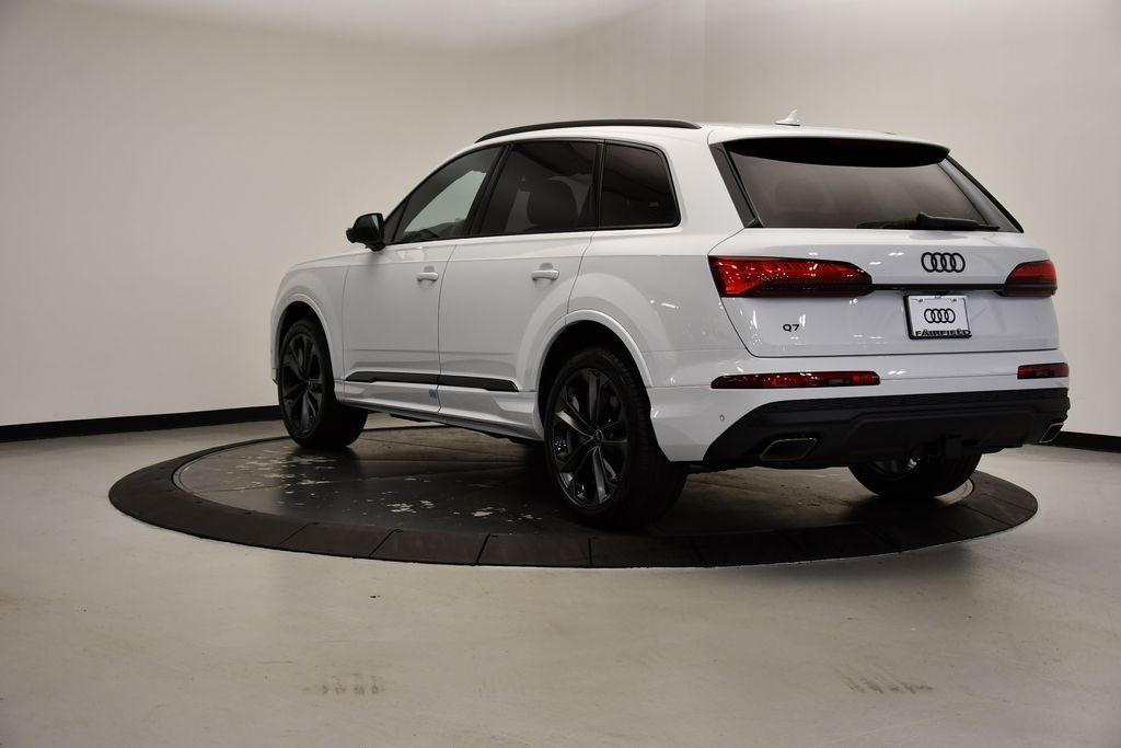 new 2025 Audi Q7 car, priced at $77,880