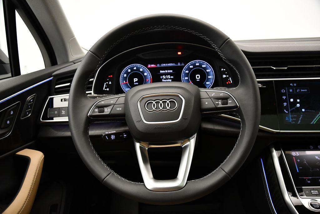 new 2025 Audi Q7 car, priced at $69,135