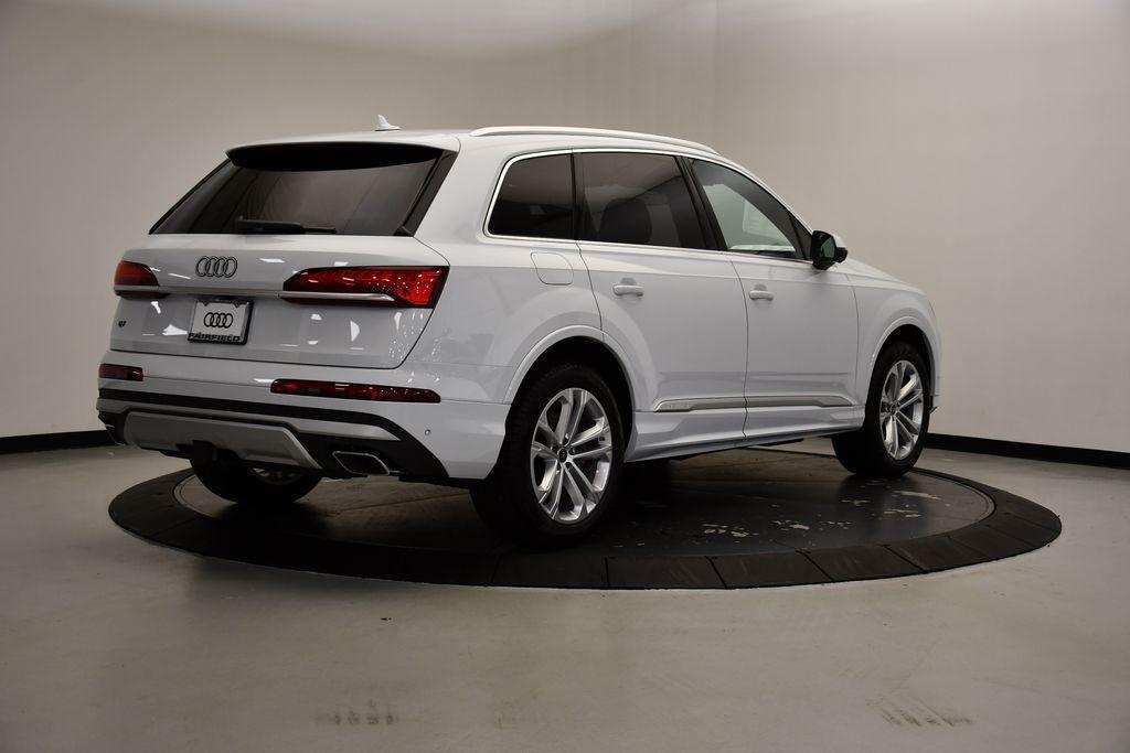 new 2025 Audi Q7 car, priced at $75,800