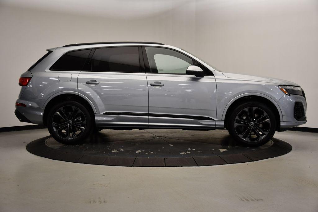 new 2025 Audi Q7 car, priced at $78,245