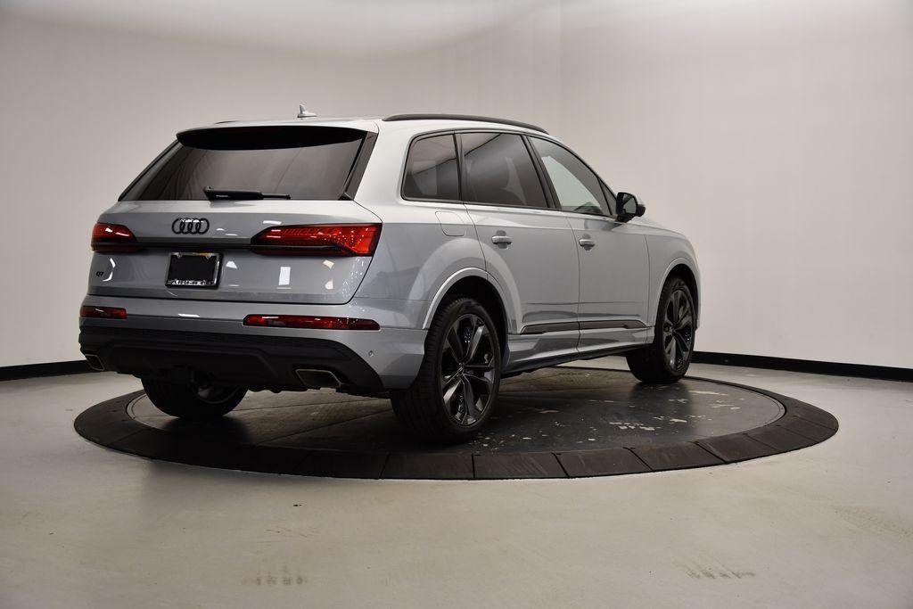 new 2025 Audi Q7 car, priced at $78,245