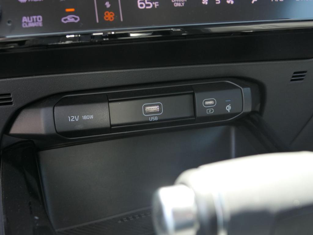 used 2025 Kia Niro car, priced at $30,000